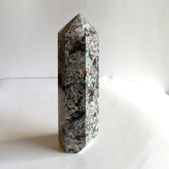 Yooperlite Crystal Tower - Picture 3 of 11